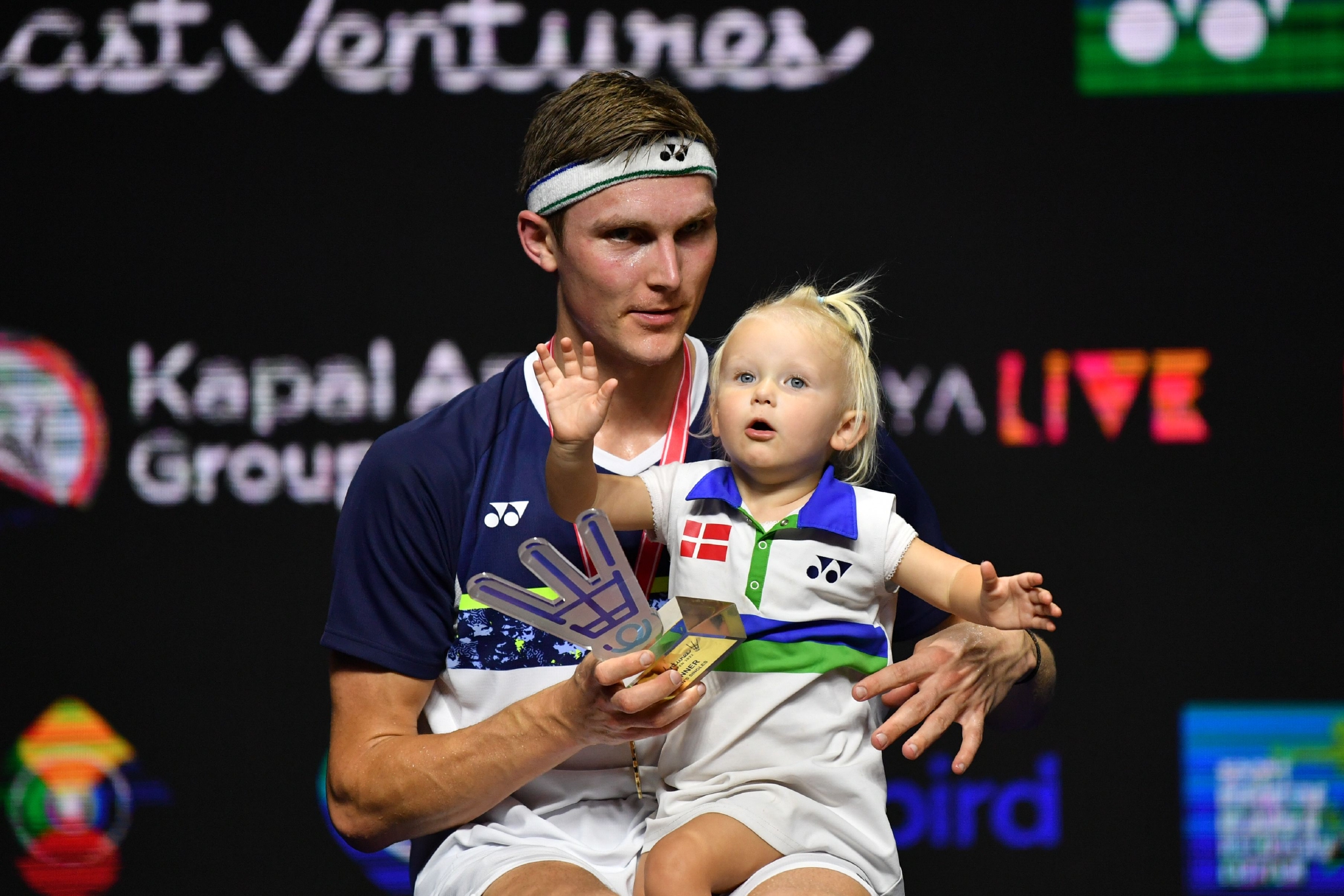 爱游戏在线-日本队碾压印尼队，安赛龙惊艳四座