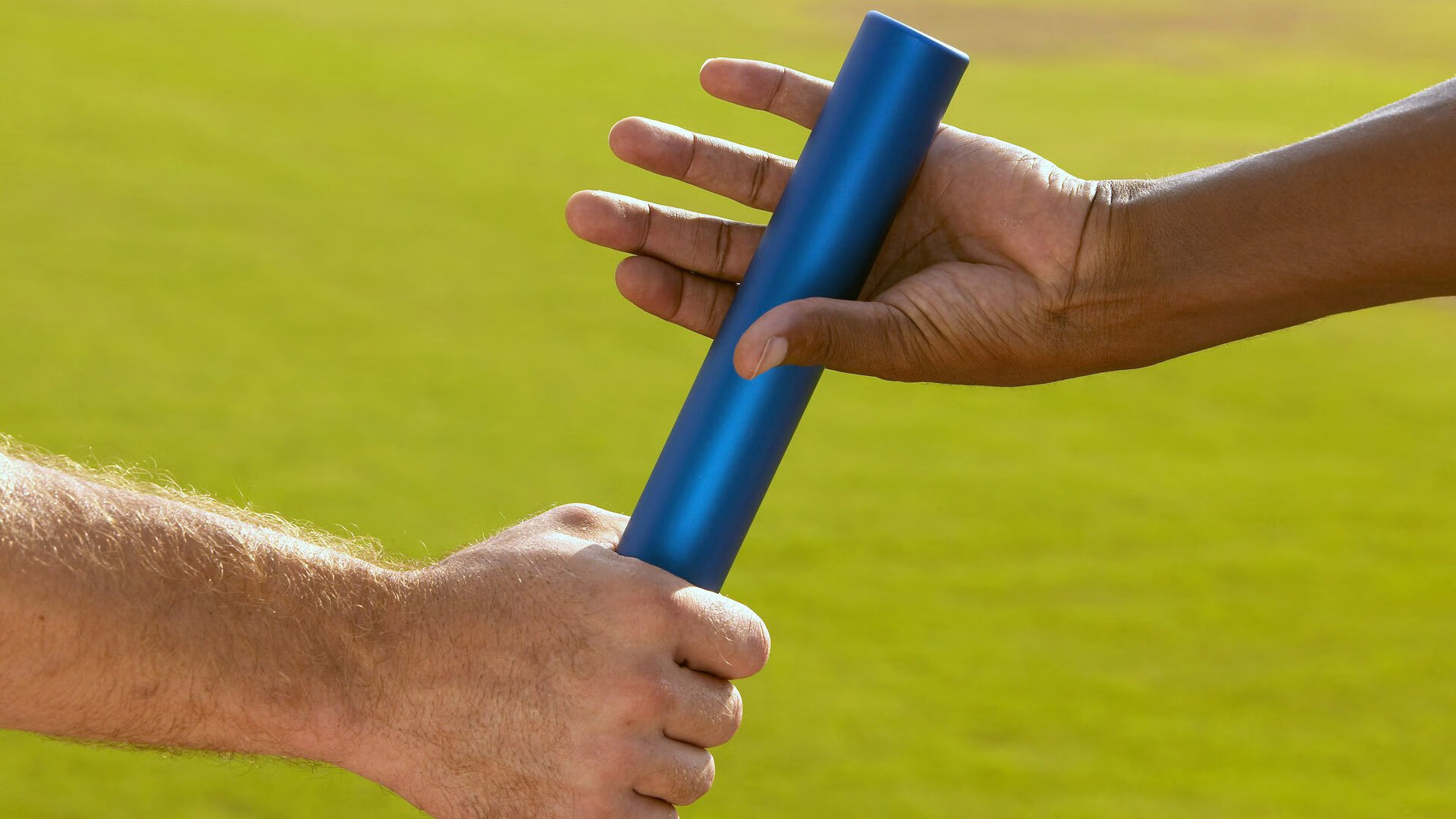 爱游戏入口-绿军雷霆与高原磐石，一场关于终结方式的哲学映照