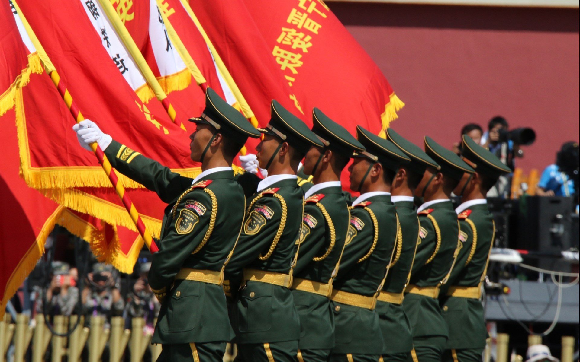 绝境双枪封喉战！杰伦格林44分导演逆转，森林狼加时险胜上海