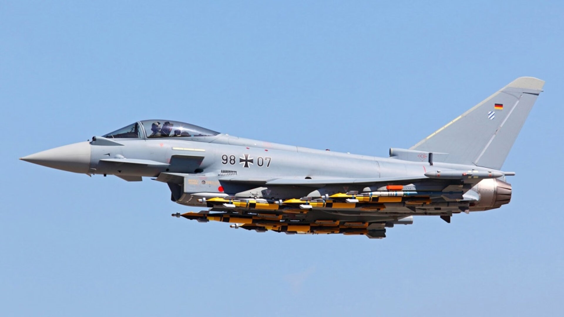 铁血锁链与致命利刃，当红牛筑起城墙，枪手亮出獠牙