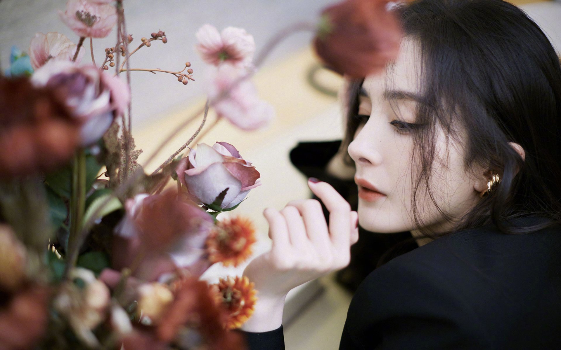 沙漠之夜的孤影绝杀，哈兰德改写亚洲足球的历史坐标